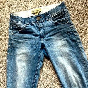 ‘Democracy’ jeans in light blue denim. Size 2, with elastic waist. Stretchy.